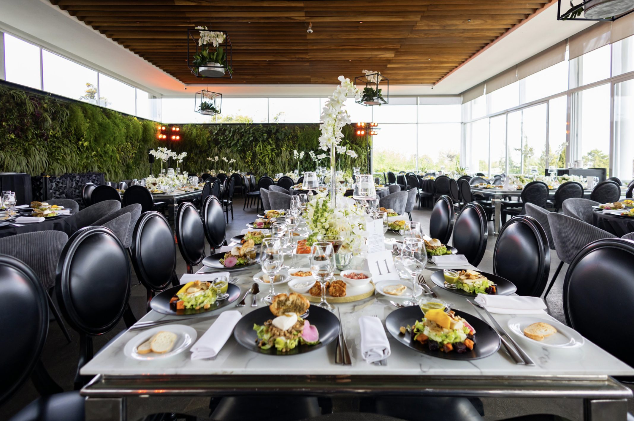 Luis XV Negra con Cojines y respaldos negros