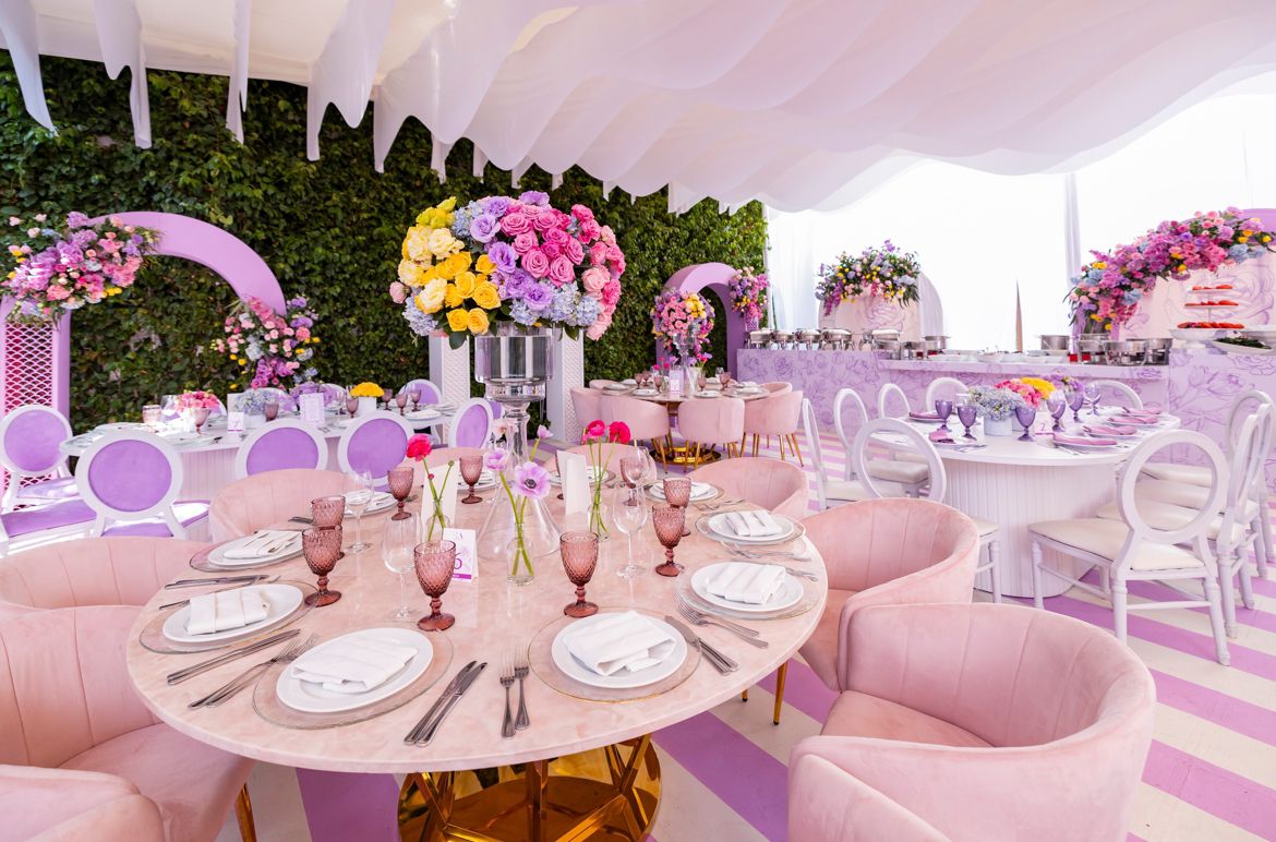 Cubierta circular dicori mármol rosa con base diamante dorada