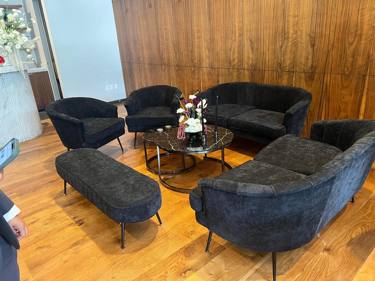 Sala Soho Negra con Mesa Doble de Centro