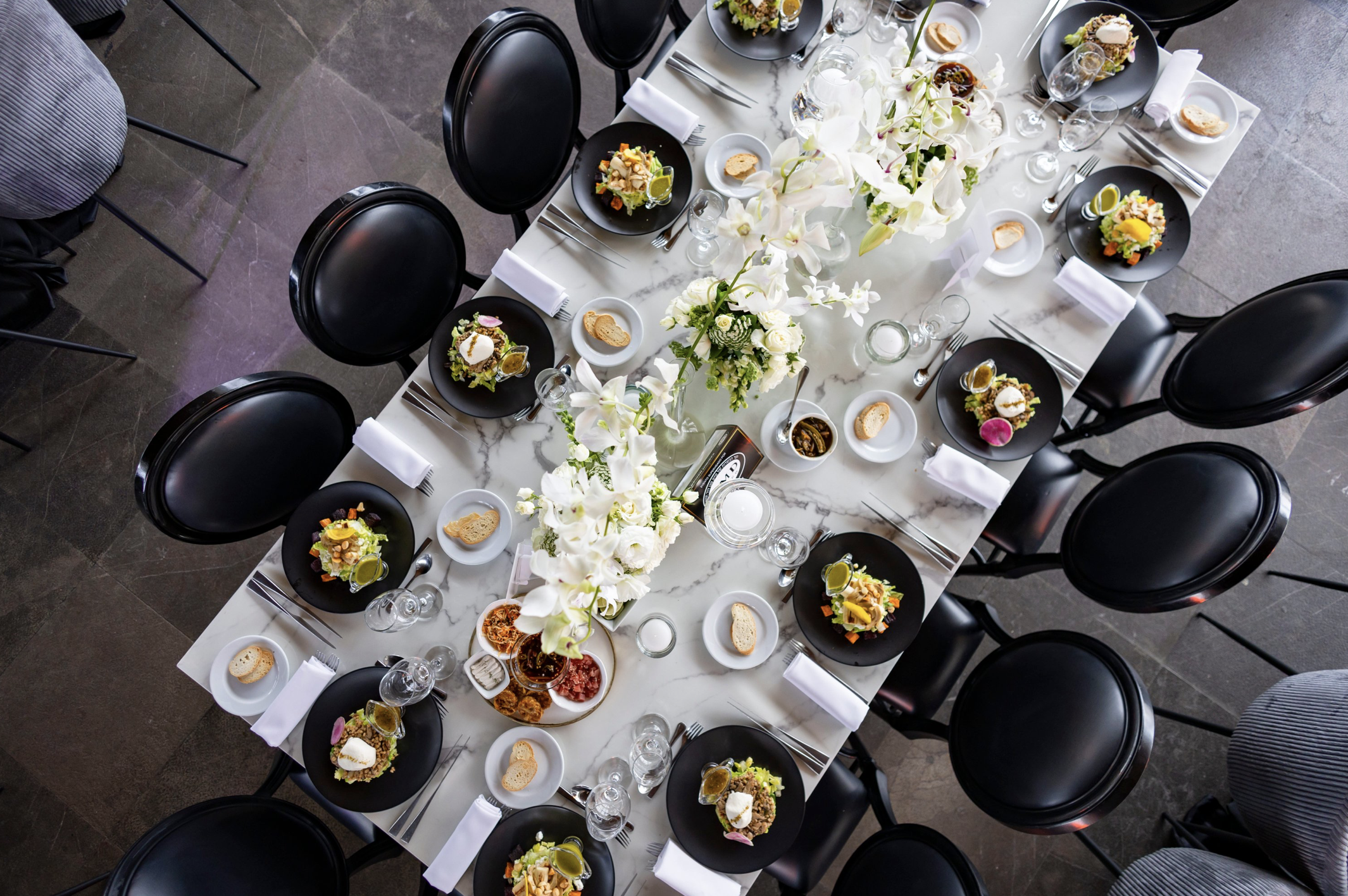 Luis XV Negra con Cojines y respaldos negros