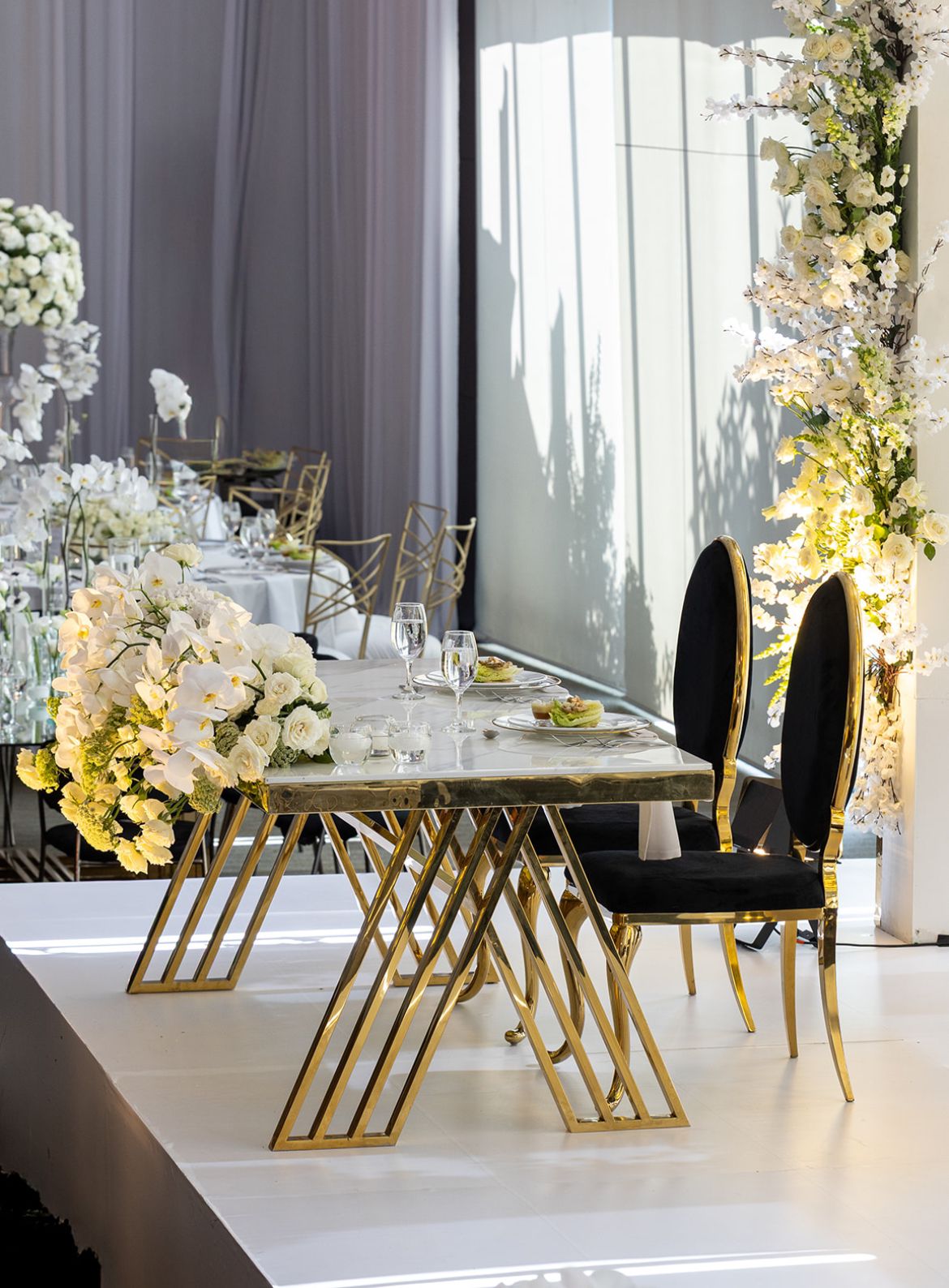 Mesa de novios Deco con cubierta de mármol blanco