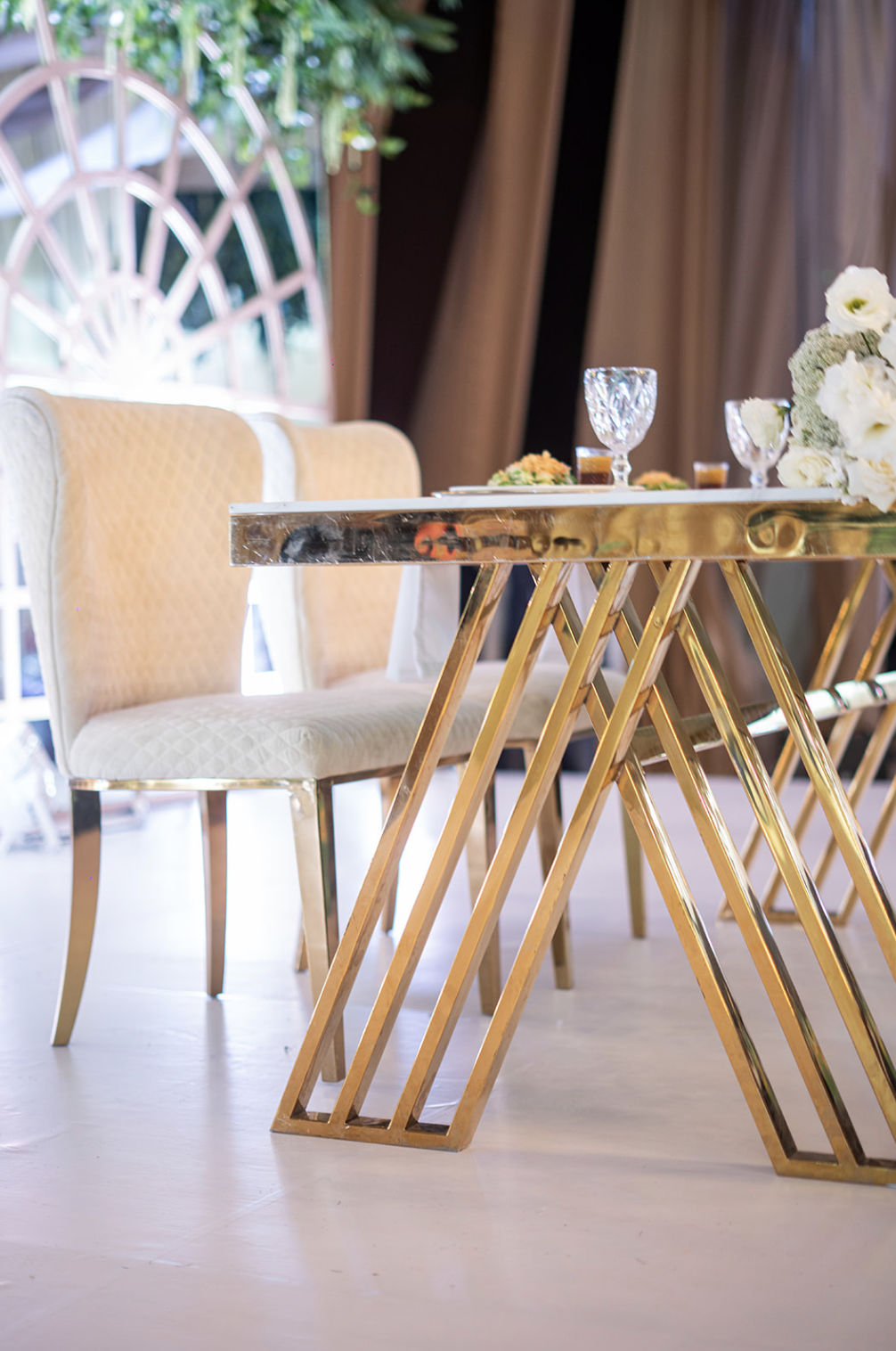 Mesa de novios Deco con cubierta de mármol blanco
